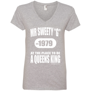 SWEETY "G" A QUEENS KING (Rapamania Collection) Ladies' V-Neck T-Shirt