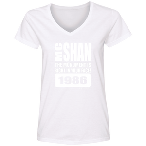 MC SHAN “The monument is right in your face” (Rapamania Collection) oz. T-Shirt Ladies' V-Neck T-Shirt