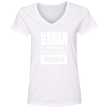 MC SHAN “The monument is right in your face” (Rapamania Collection) oz. T-Shirt Ladies' V-Neck T-Shirt