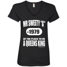 SWEETY "G" A QUEENS KING (Rapamania Collection) Ladies' V-Neck T-Shirt